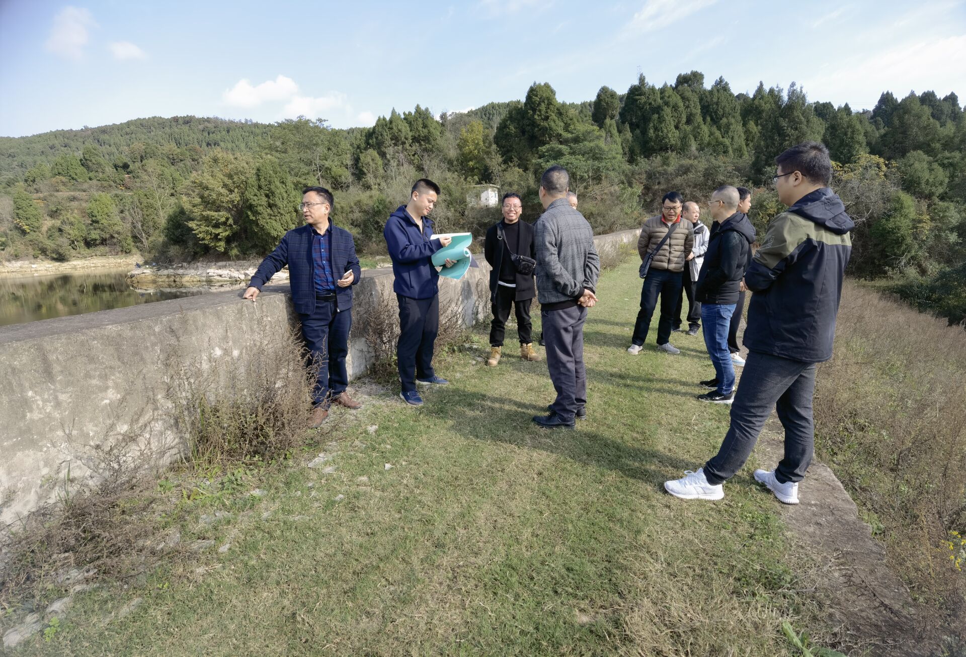 梓潼15座水库除险加固专家看现场